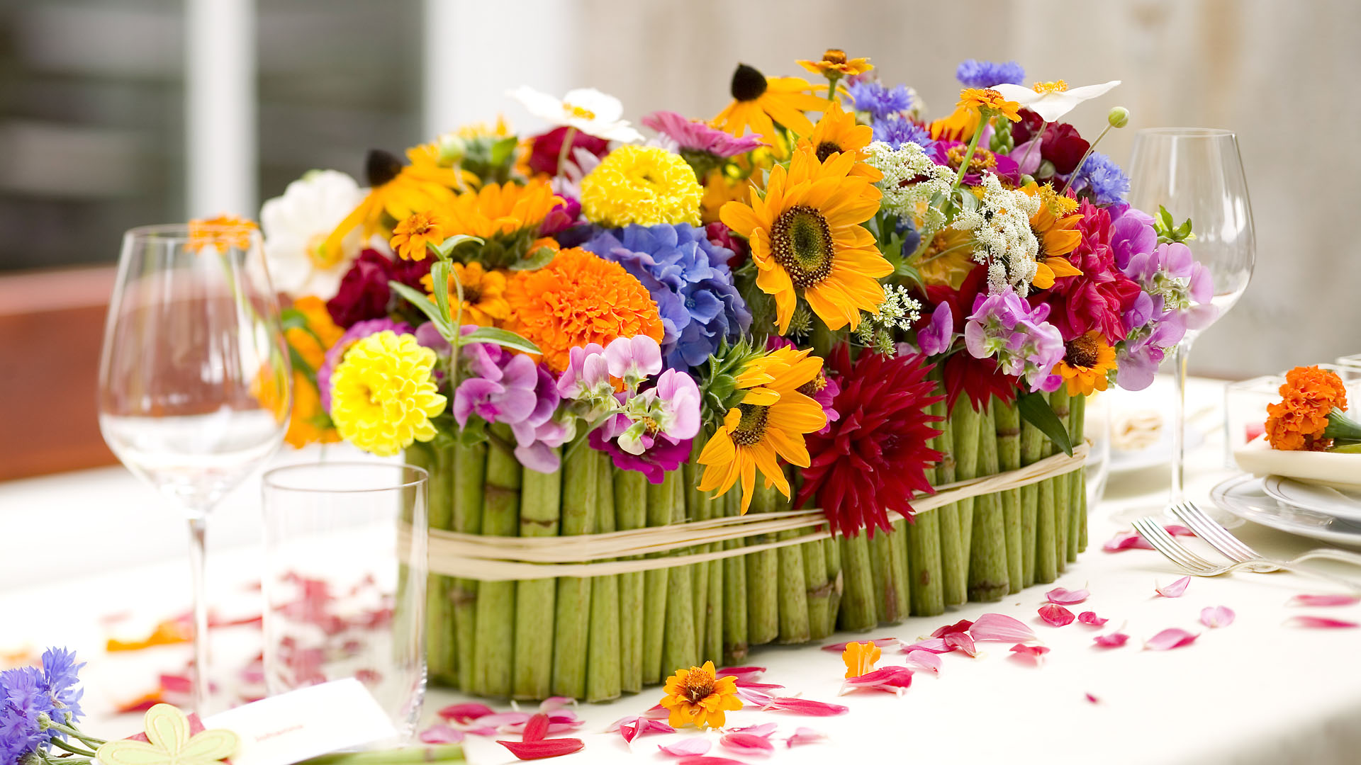 Ideen für Hochzeiten: Bunt wie das Leben | Inspiration für den Blumenschmuck