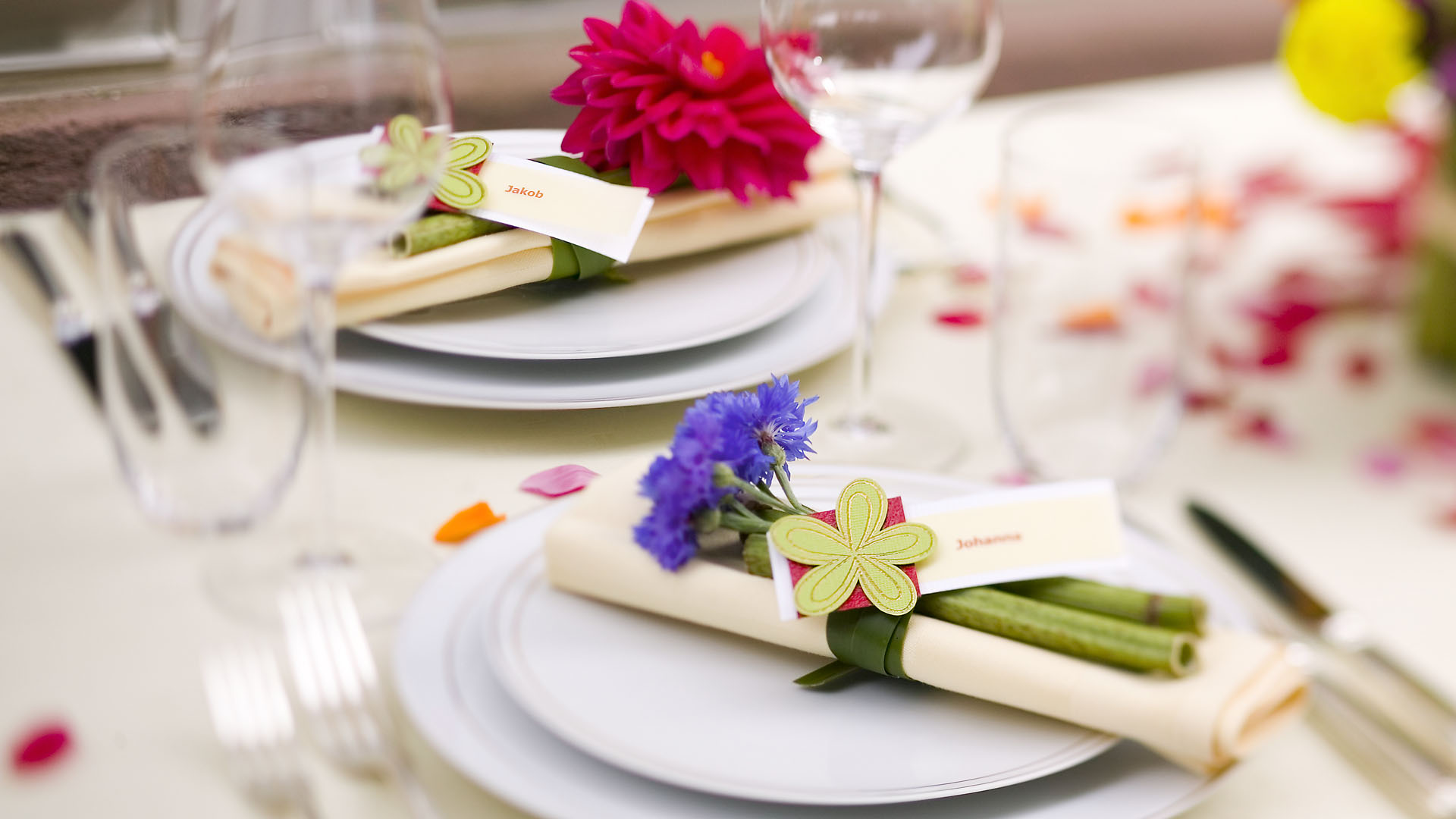 Ideen für Hochzeiten: Bunt wie das Leben | Tischkarten