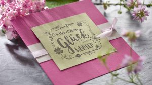 Ideen für Glückwünsche: Besonders herzlich mit Handlettering | Glückwunschkarte in Pink und hellem Oliv mit detailreichem Stempel aus der Handlettering-Kollektion