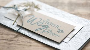Ideen für Hochzeiten: Der schönste Weg ist der gemeinsame | Einladung und Glückwunschkarte in zartem, edlen Blau, Natur und sanftem Weiß mit Schleierkraut